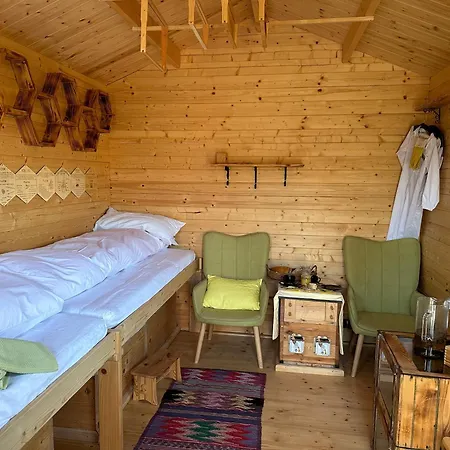 Apidomcek Na Gazdovom Dvore *